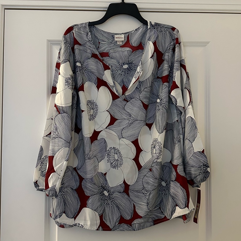 NWT Merona Women’s Floral V-Neck Blouse